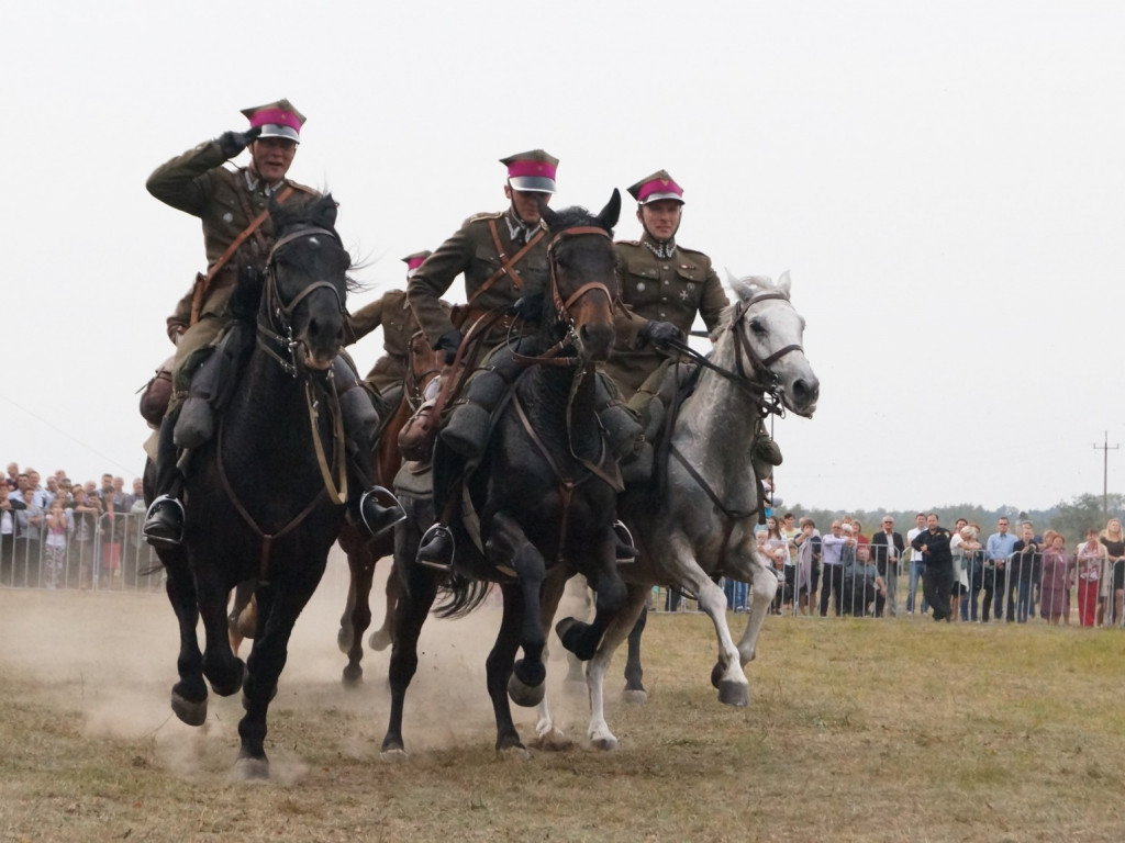 Parada kawaleryjska w 77. rocznicę bitwy pod Kockiem