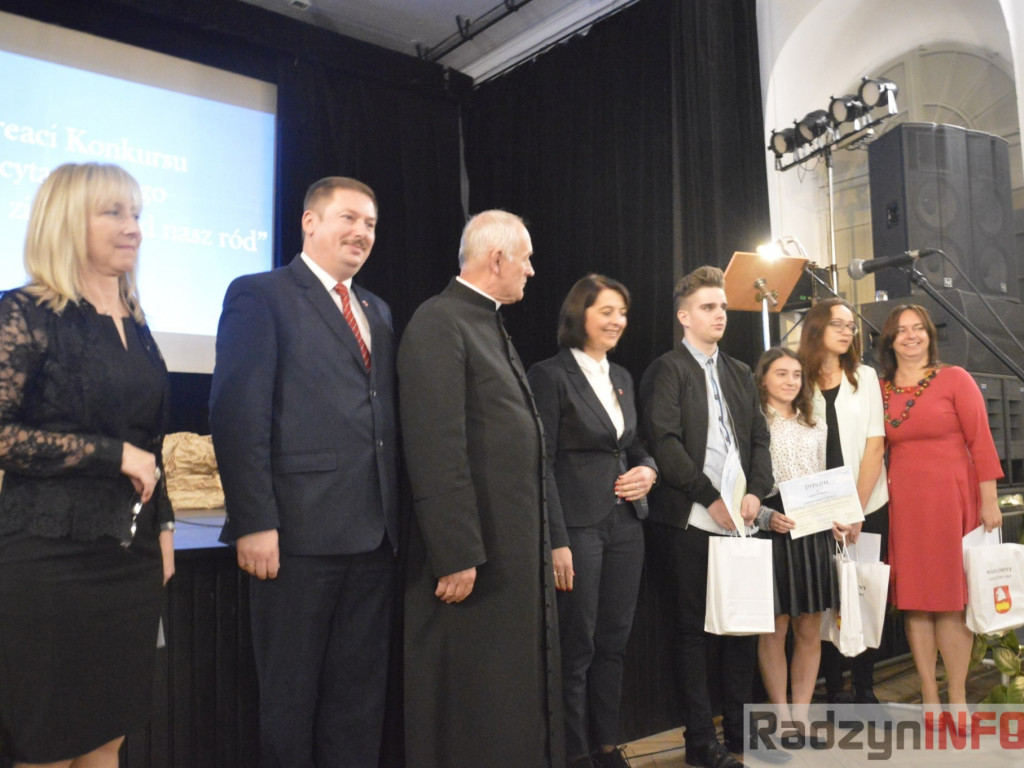 Laureaci konkursów nagrodzeni