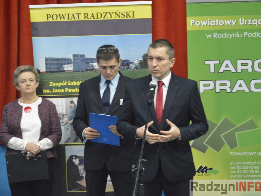 Zobaczyć młodzież w polskich zakładach pracy, a nie na lotniskach - Targi Pracy w ZSP