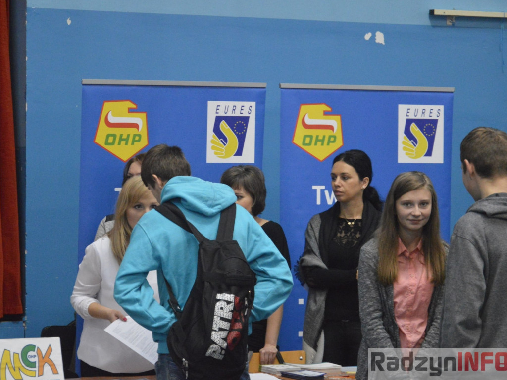 Zobaczyć młodzież w polskich zakładach pracy, a nie na lotniskach - Targi Pracy w ZSP