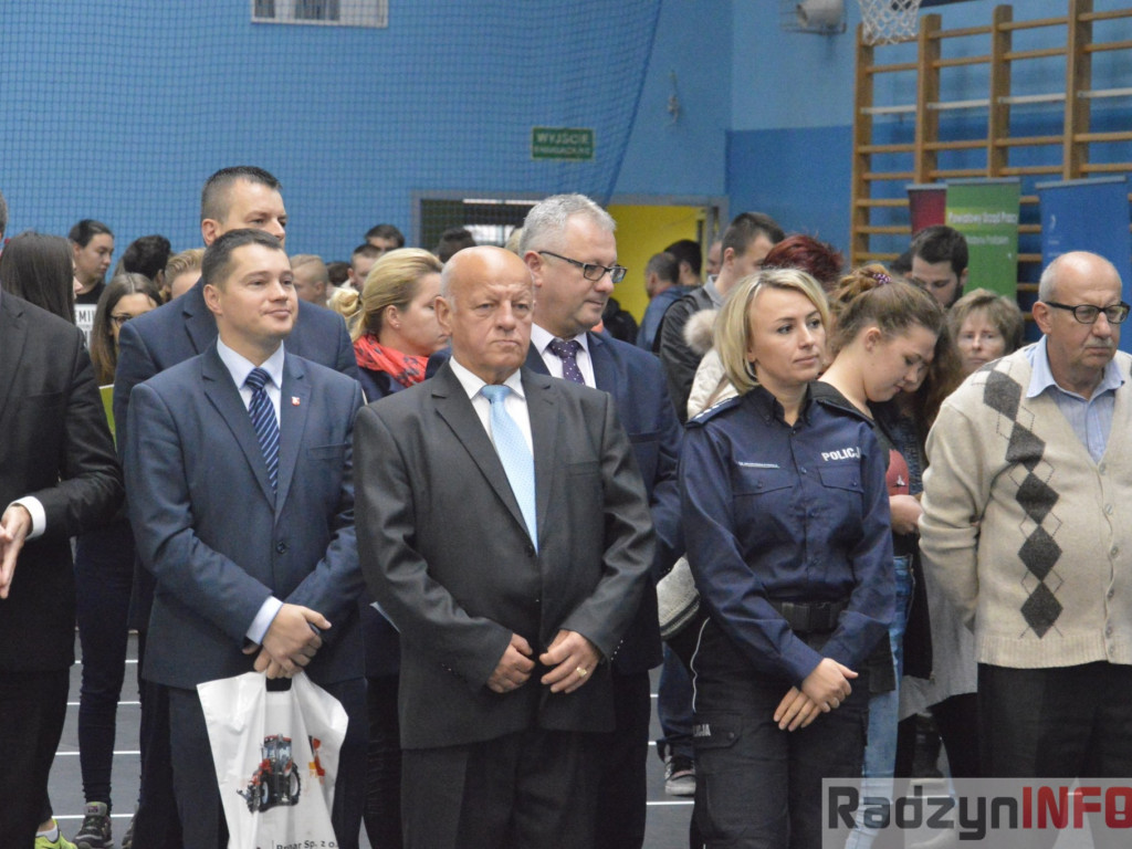 Zobaczyć młodzież w polskich zakładach pracy, a nie na lotniskach - Targi Pracy w ZSP