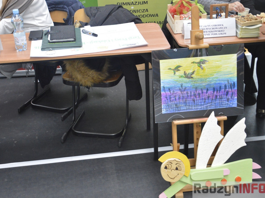 Zobaczyć młodzież w polskich zakładach pracy, a nie na lotniskach - Targi Pracy w ZSP