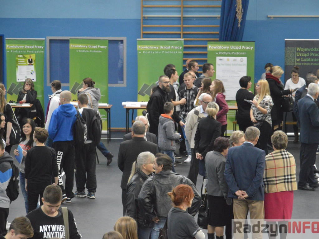 Zobaczyć młodzież w polskich zakładach pracy, a nie na lotniskach - Targi Pracy w ZSP