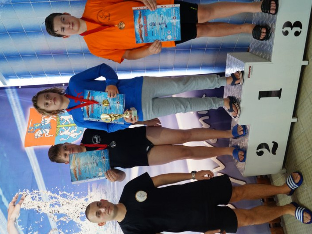 Radzyńscy pływacy na zawodach w Lubartowie