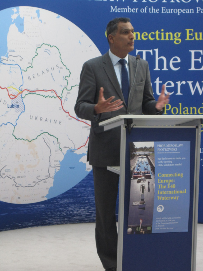 Eurodeputowany Mirosław Piotrowski zaprosił radzyński PiS do siedziby PE