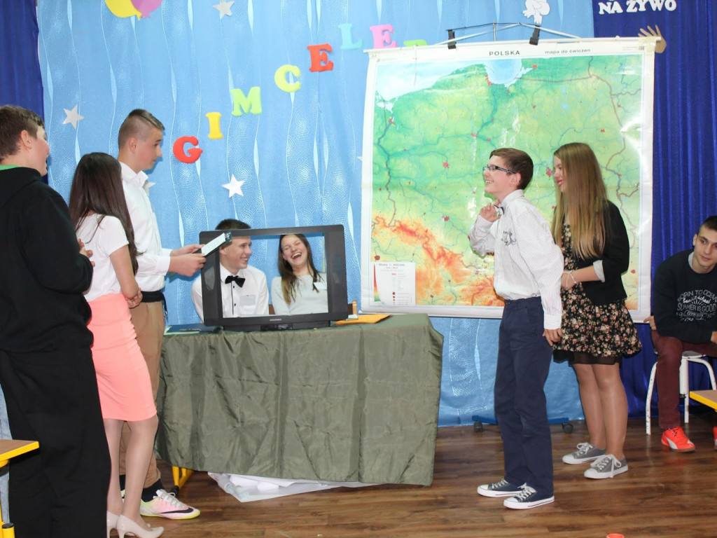 Otrzęsiny klas pierwszych w gimnazjum ZPO w Woli Osowińskiej