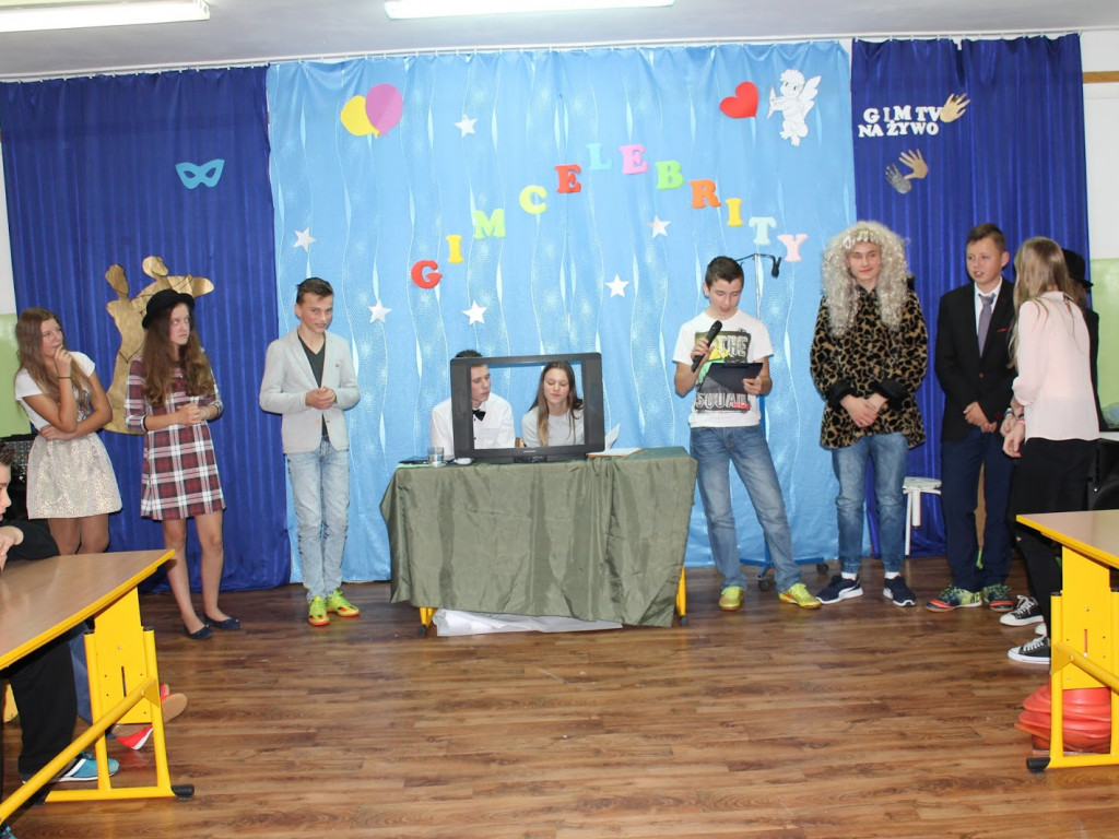 Otrzęsiny klas pierwszych w gimnazjum ZPO w Woli Osowińskiej