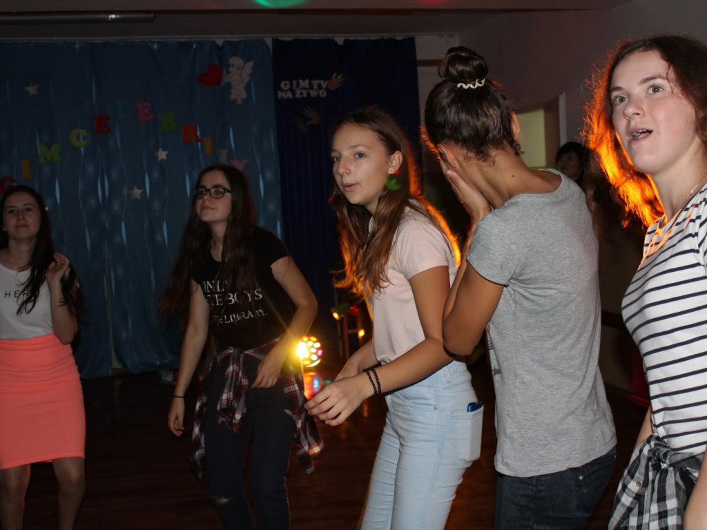 Otrzęsiny klas pierwszych w gimnazjum ZPO w Woli Osowińskiej