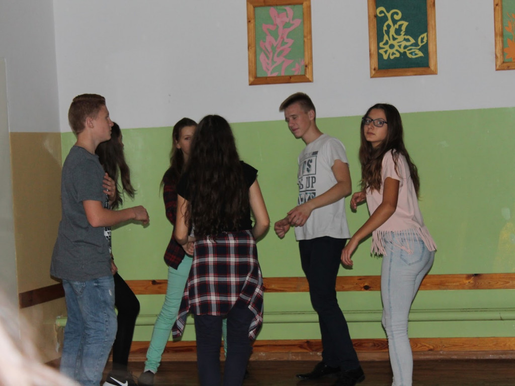 Otrzęsiny klas pierwszych w gimnazjum ZPO w Woli Osowińskiej