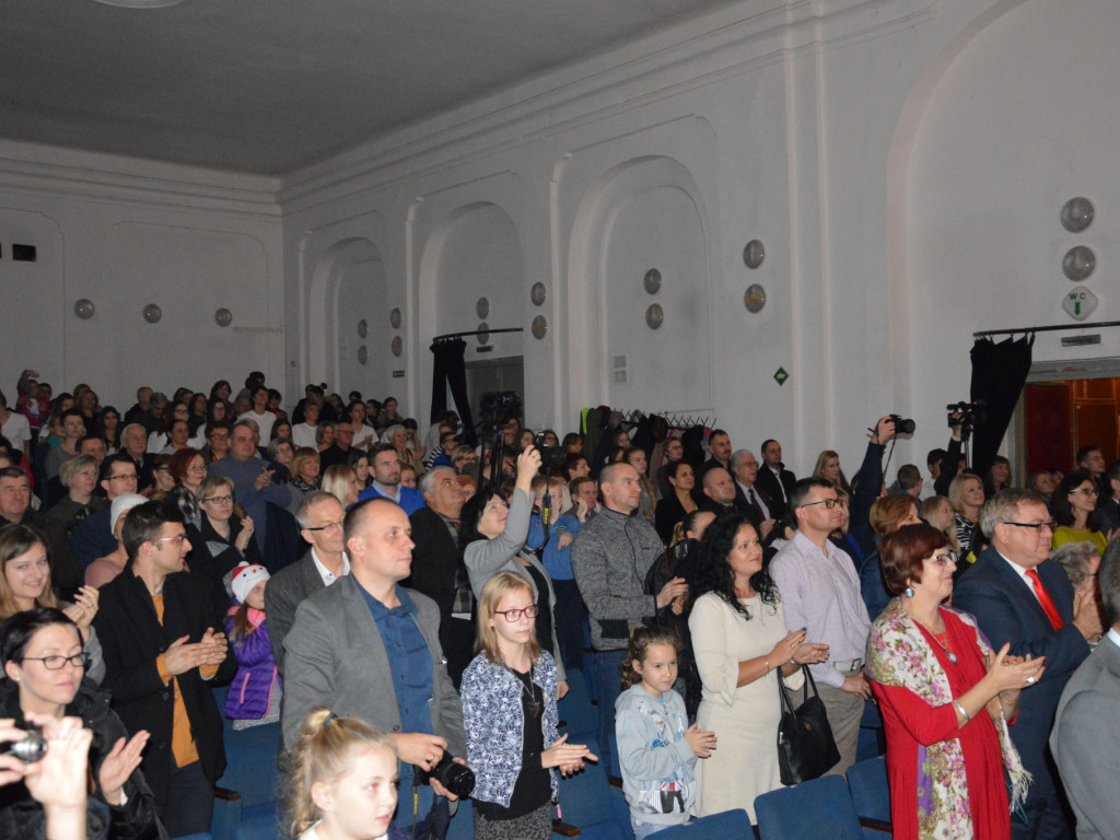 Patriotyczna wieczornica uczniów radzyńskich gimnazjów