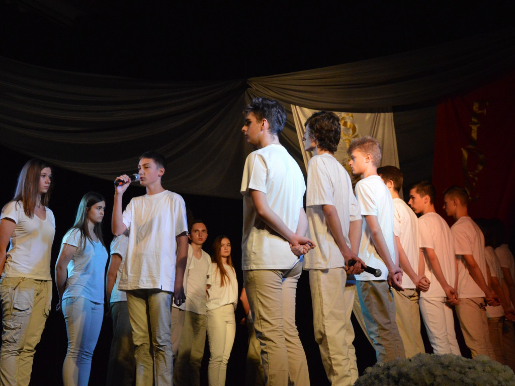 Patriotyczna wieczornica uczniów radzyńskich gimnazjów