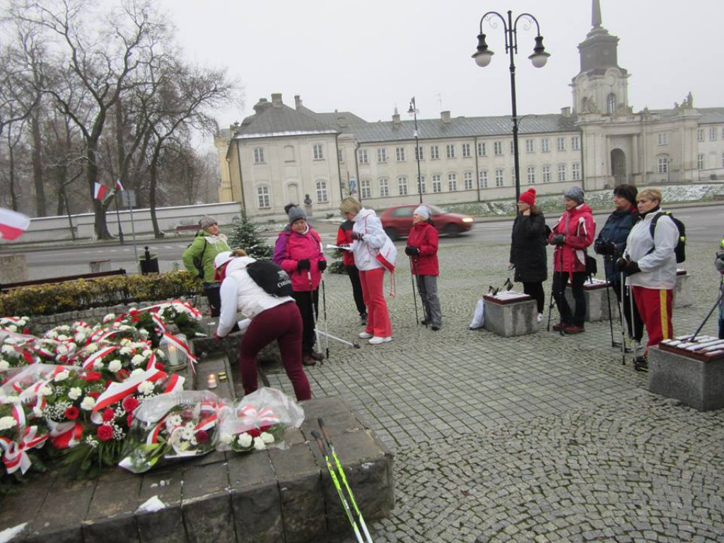 Miłośnicy Nordic Walking uczcili Święto Niepodległości
