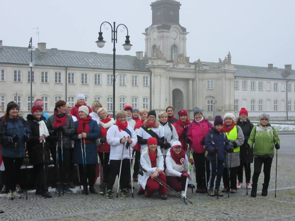 Miłośnicy Nordic Walking uczcili Święto Niepodległości