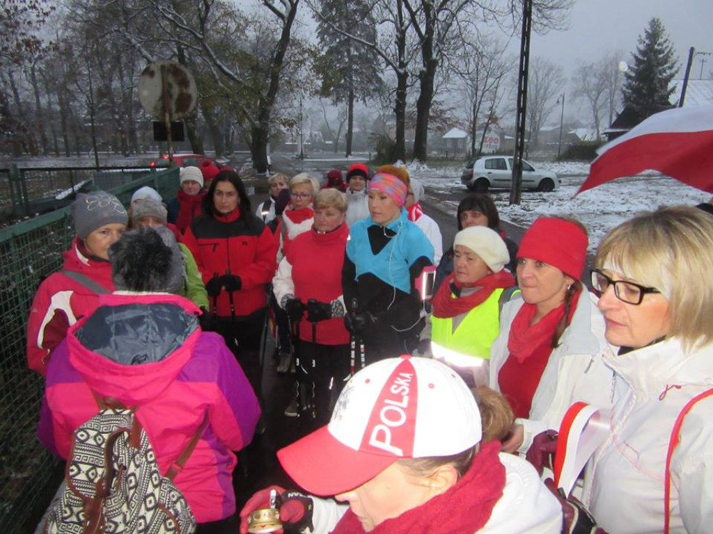 Miłośnicy Nordic Walking uczcili Święto Niepodległości