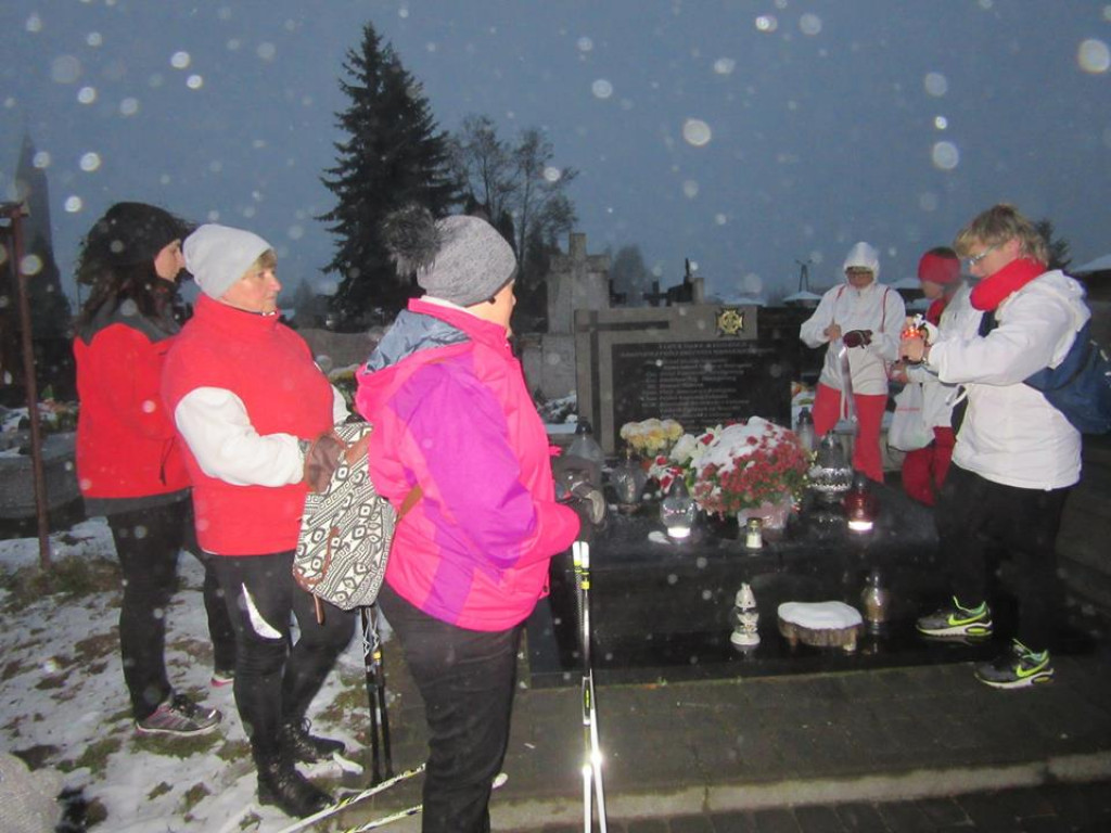 Miłośnicy Nordic Walking uczcili Święto Niepodległości