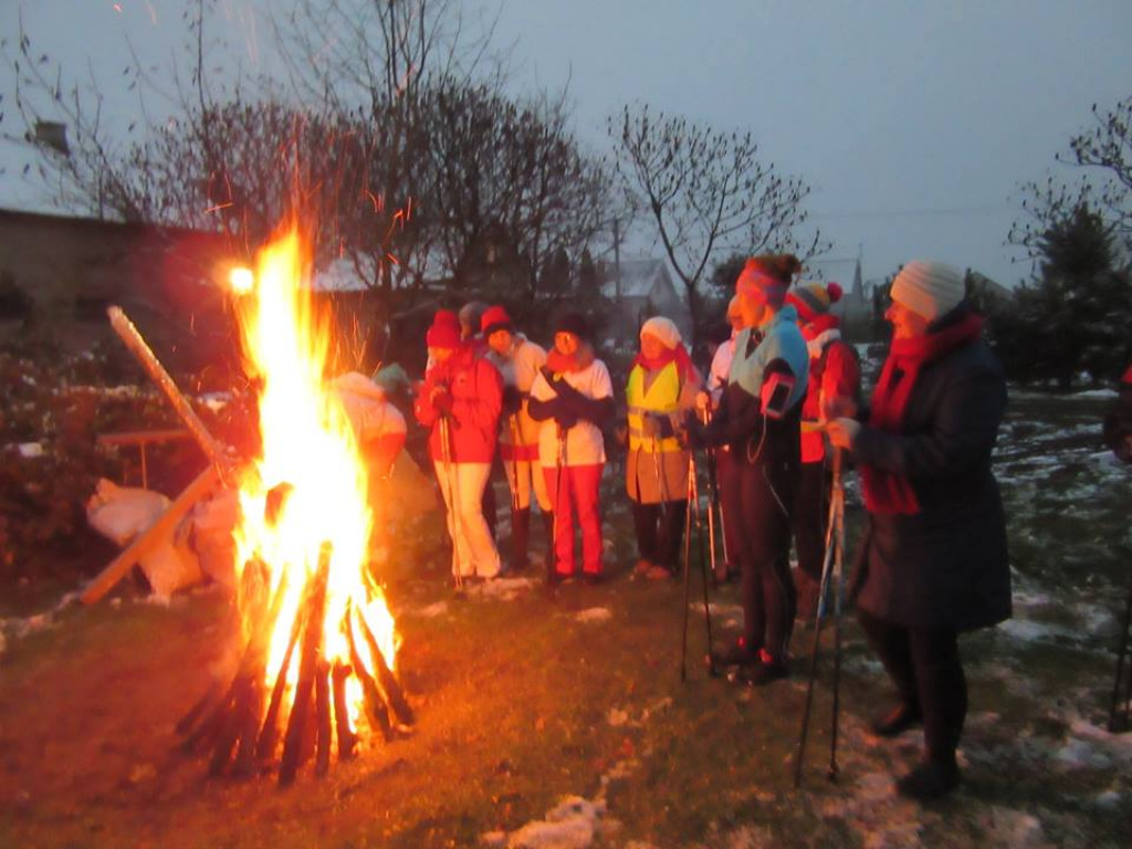 Miłośnicy Nordic Walking uczcili Święto Niepodległości
