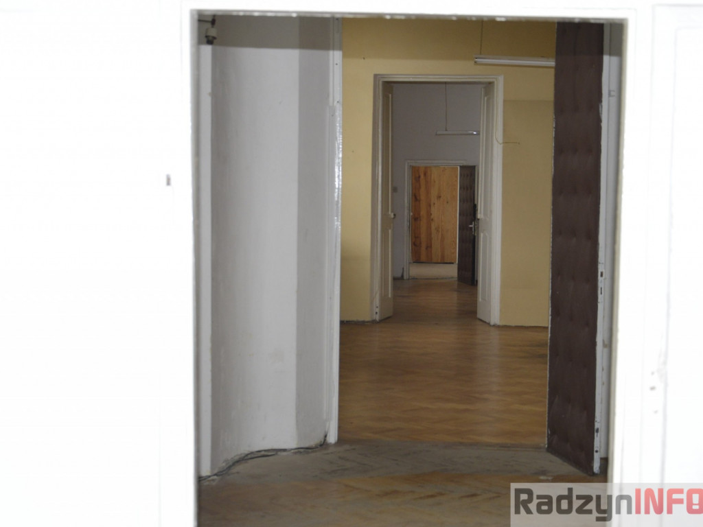 Spacer po korpusie głównym pałacu Potockich