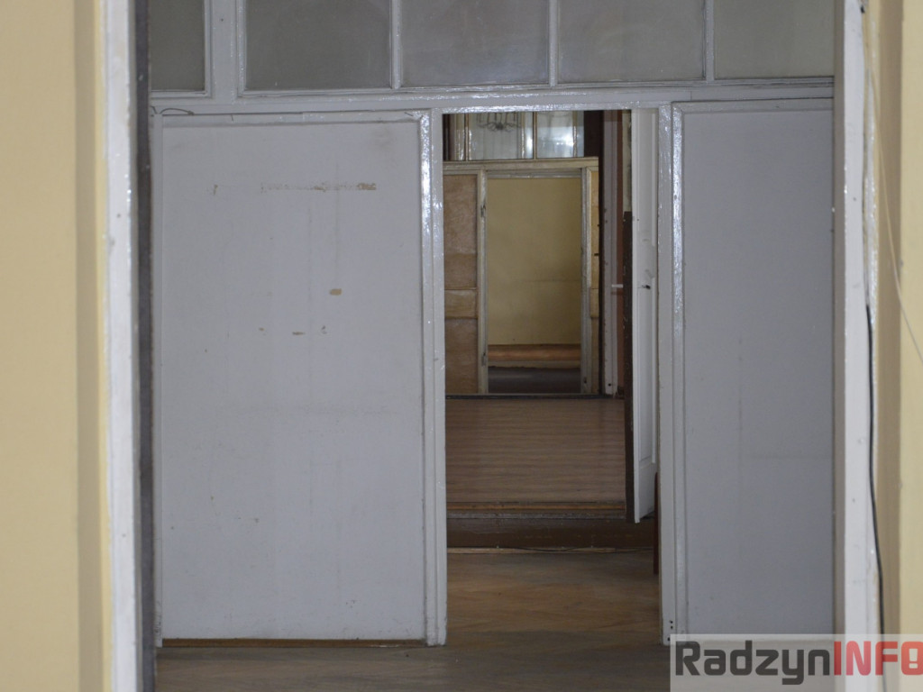 Spacer po korpusie głównym pałacu Potockich