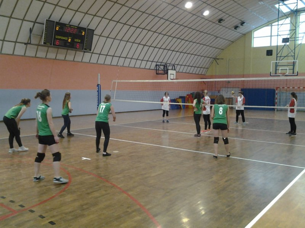 Panie walczyły w Turnieju Piłki Siatkowej