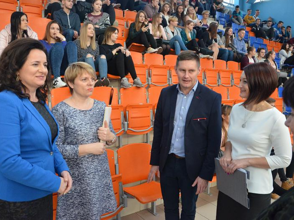 Wielu chciałoby wpaść im w ręce, czyli Międzyszkolny Turniej Fryzjerski w ZSP