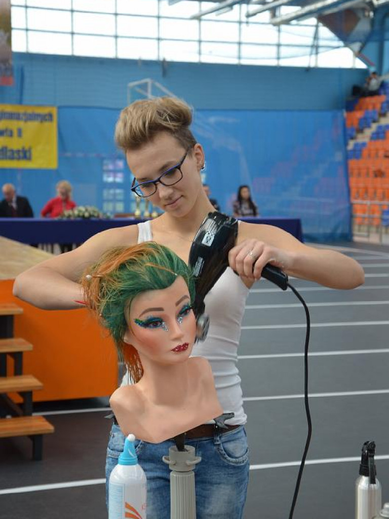 Wielu chciałoby wpaść im w ręce, czyli Międzyszkolny Turniej Fryzjerski w ZSP