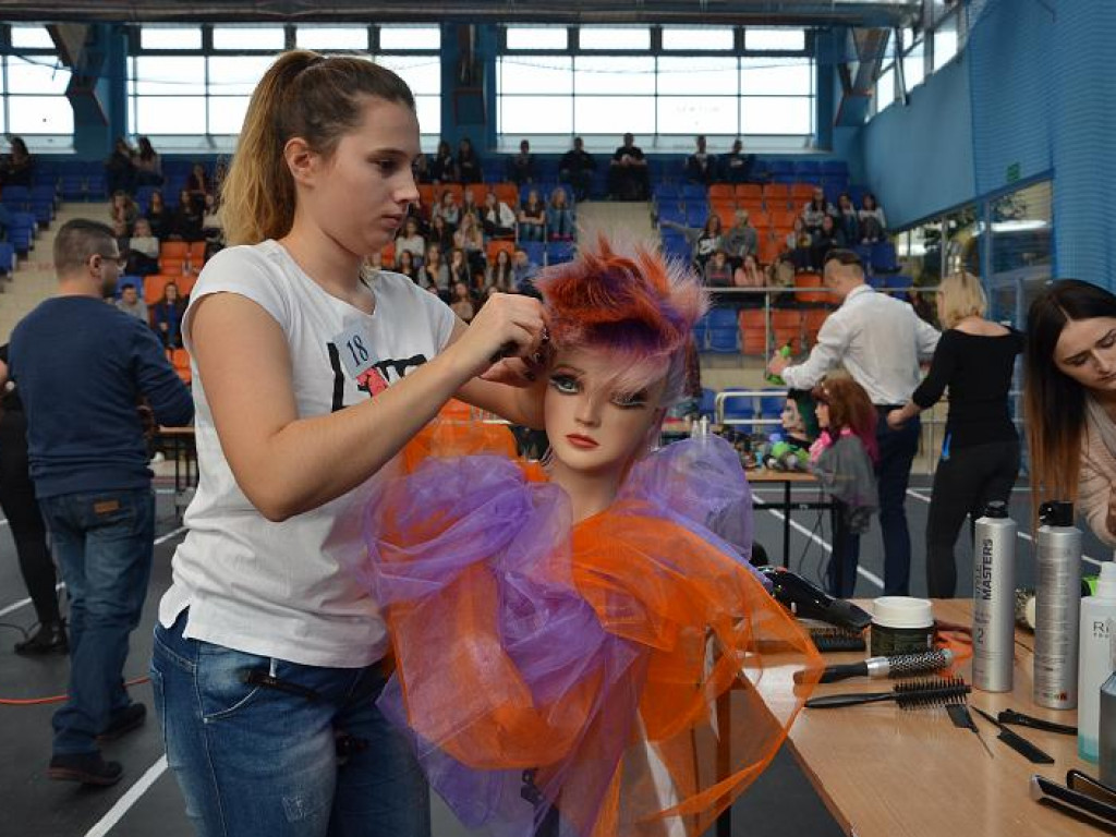 Wielu chciałoby wpaść im w ręce, czyli Międzyszkolny Turniej Fryzjerski w ZSP