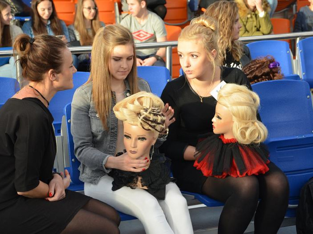 Wielu chciałoby wpaść im w ręce, czyli Międzyszkolny Turniej Fryzjerski w ZSP