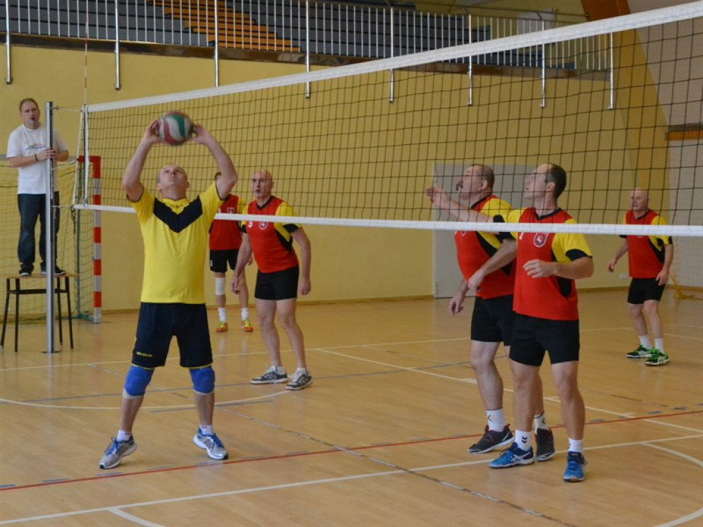 Zacięte mecze I ligowców a w Lidze Oldboys niepodzielnie panuje Poczta