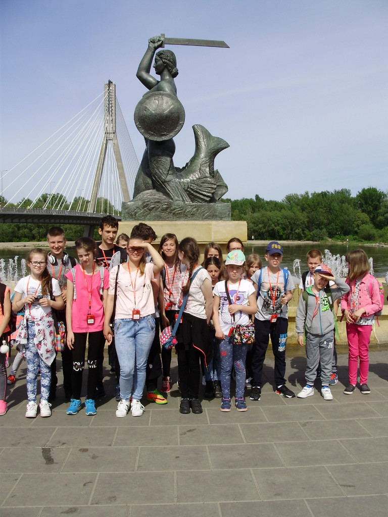 Uczniowie Szkoły Podstawowej w Paszkach Dużych na wycieczce w Warszawie