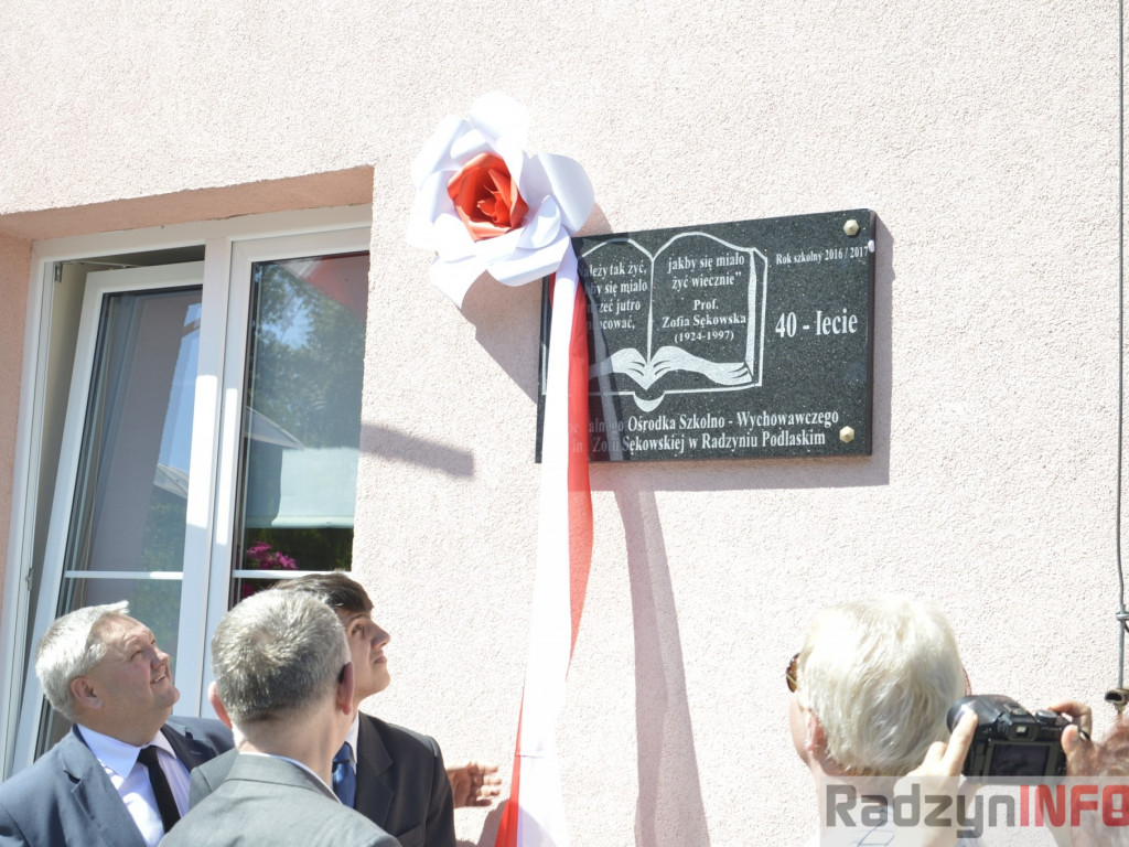 Odsłonięcie pamiątkowej tablicy w SOSW