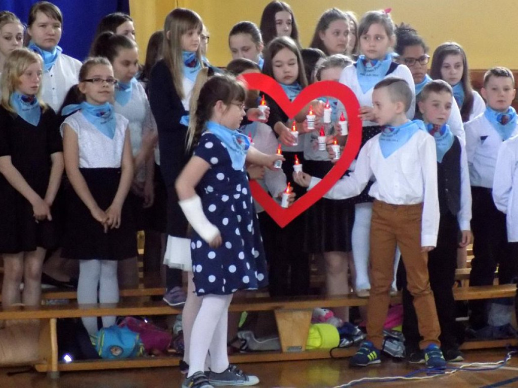 Trzecia rocznica nadania imienia Św. Jana Pawła II SP w Białce