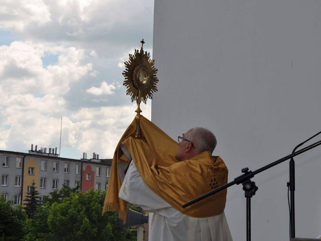 Chrystus idzie przez polską ziemię - uroczystość Bożego Ciała w sanktuarium MBNP