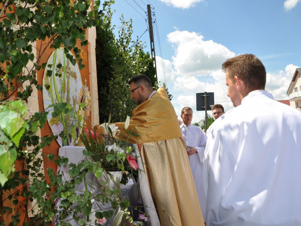 Procesja Bożego Ciała w parafii MBNP, cz. II