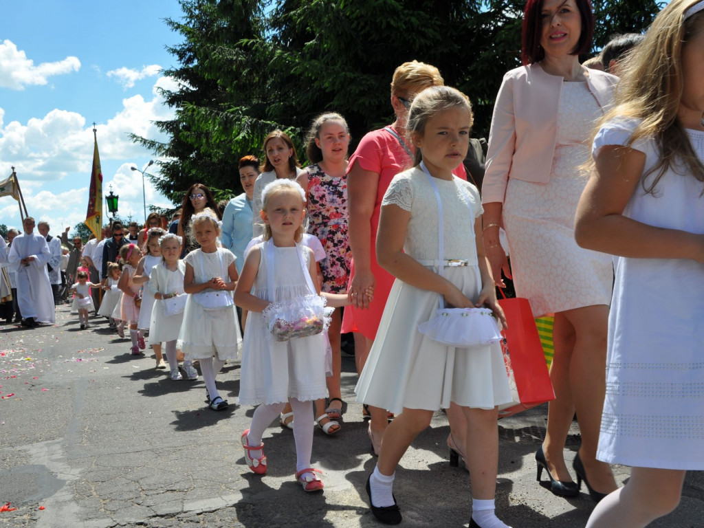Procesja Bożego Ciała w parafii MBNP, cz. II