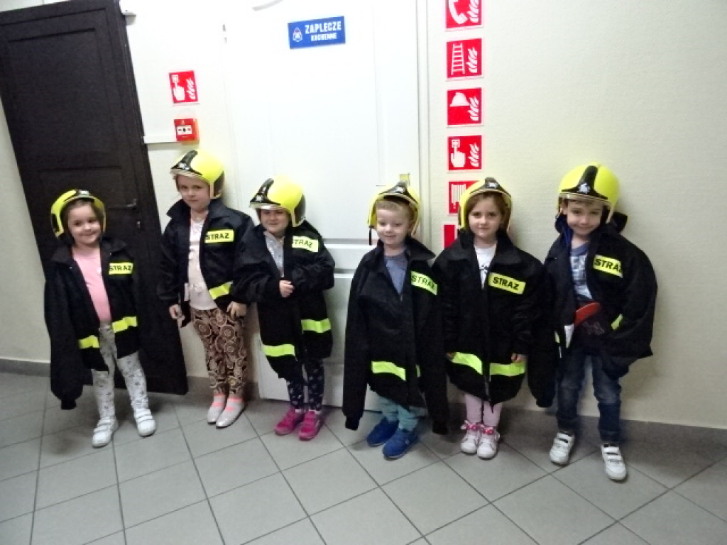 Przedszkolaki z Reja poznają zawód strażaka