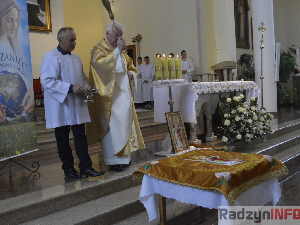 Poświęcenie sztandaru Radzyńskiego Koła Pszczelarzy