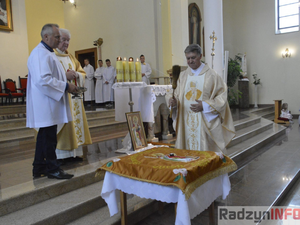 Poświęcenie sztandaru Radzyńskiego Koła Pszczelarzy