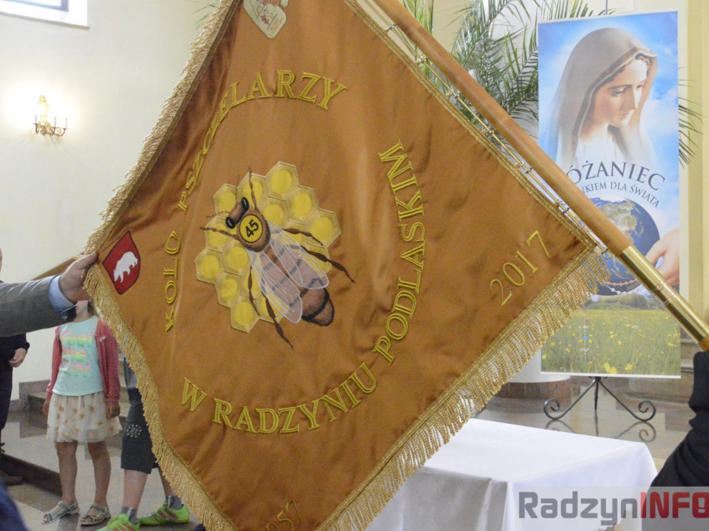 Poświęcenie sztandaru Radzyńskiego Koła Pszczelarzy