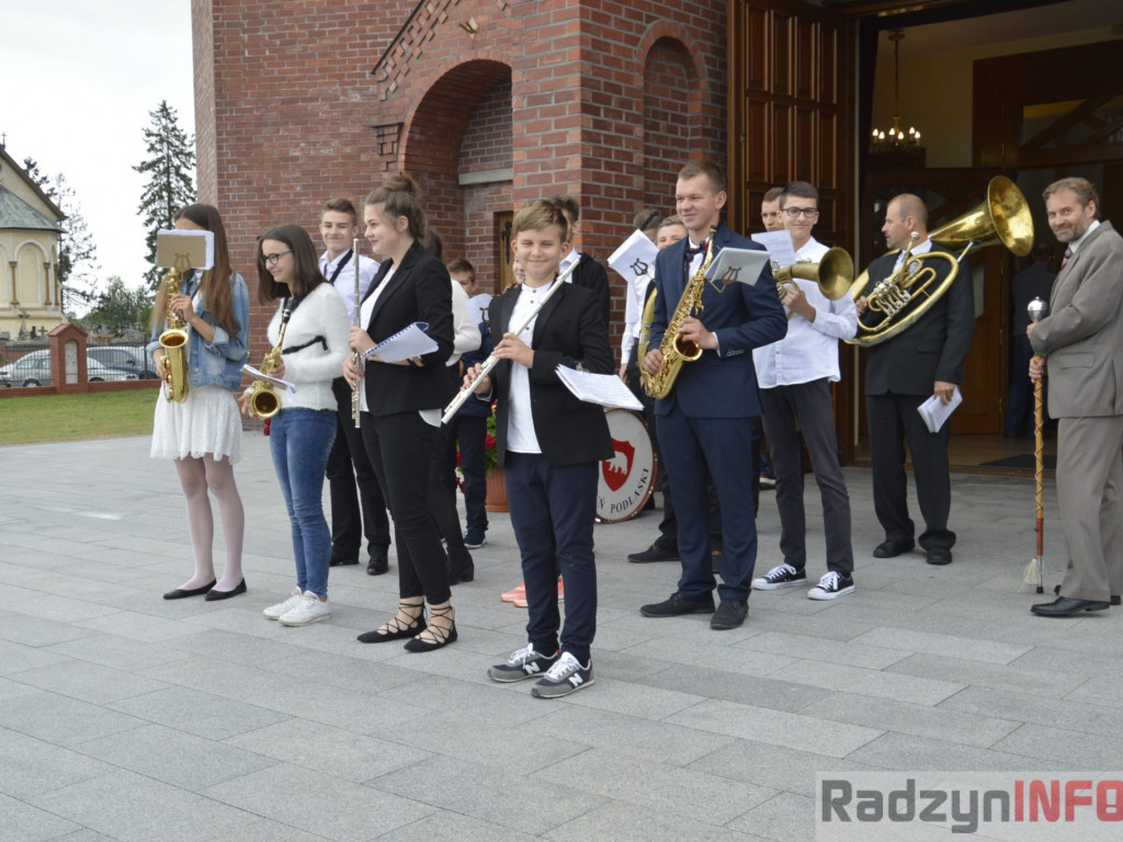 Poświęcenie sztandaru Radzyńskiego Koła Pszczelarzy