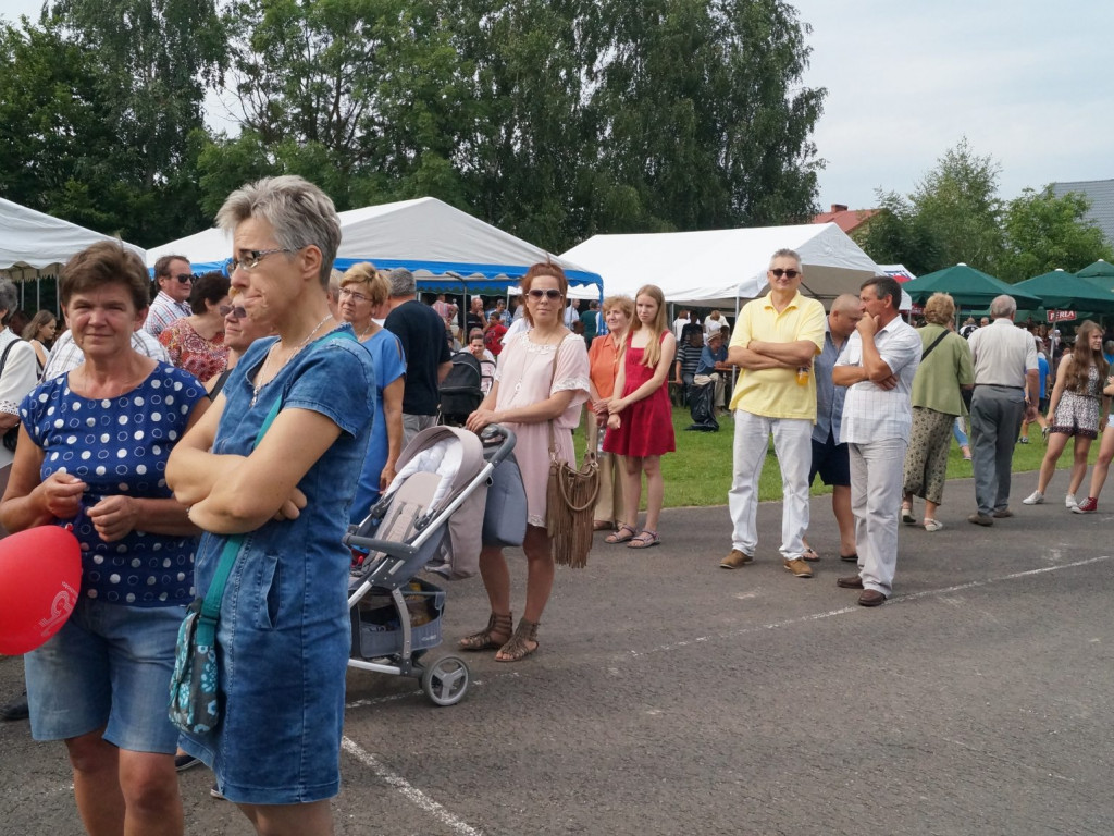 Zagrali i licytowali 