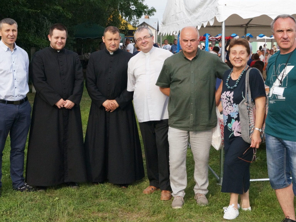 Zagrali i licytowali 