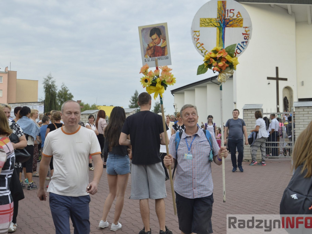 Ruszyli przed oblicze Matki Bożej