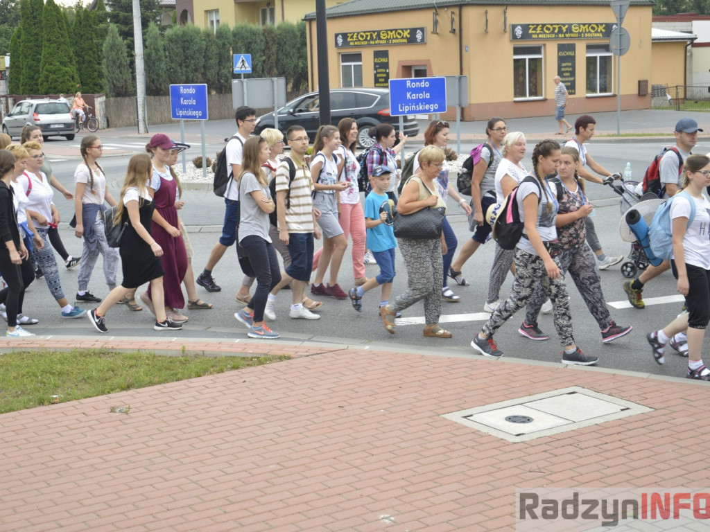 Ruszyli przed oblicze Matki Bożej