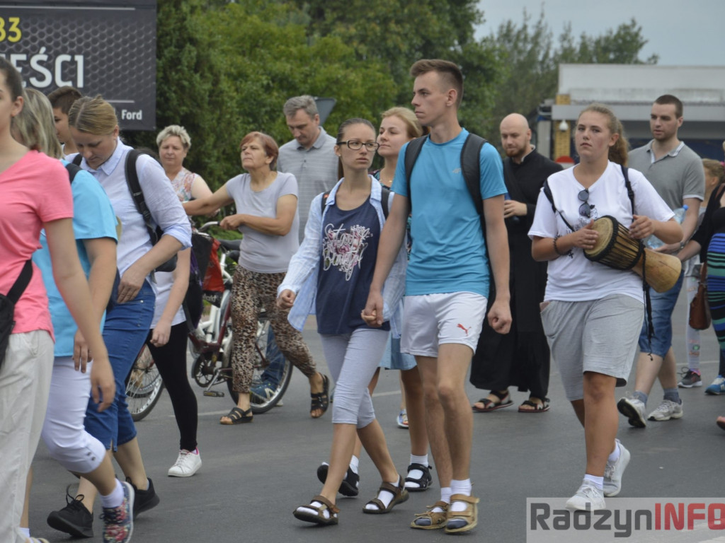 Ruszyli przed oblicze Matki Bożej