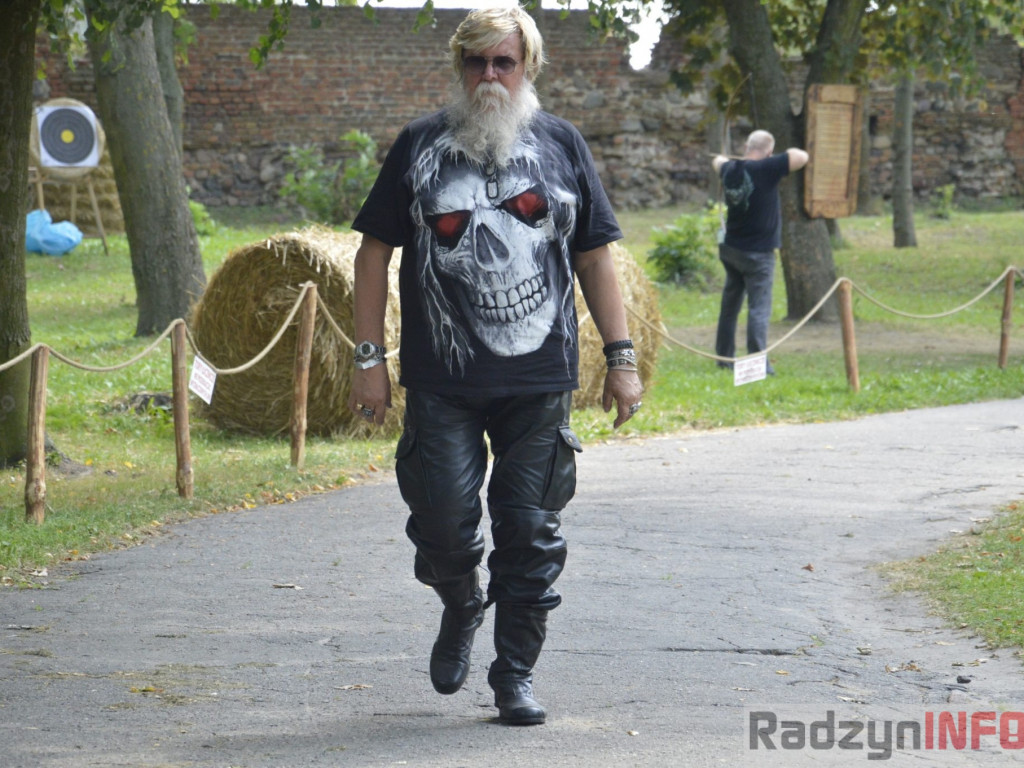 Skórzane kamizelki  i ryk silników