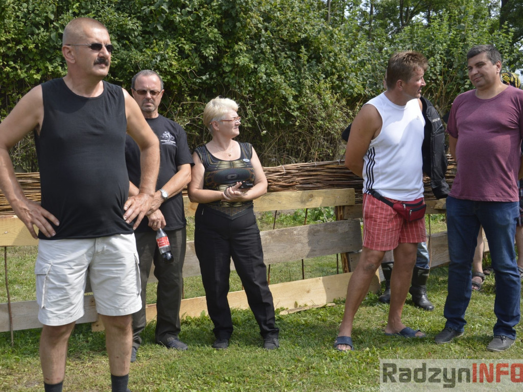 Skórzane kamizelki  i ryk silników