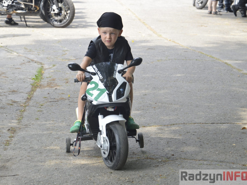 Skórzane kamizelki  i ryk silników
