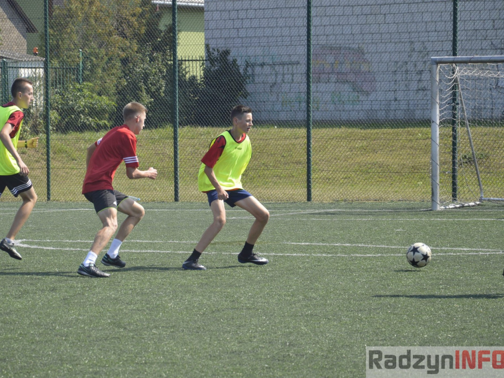 Rozgrywki piłki nożnej MOSiR