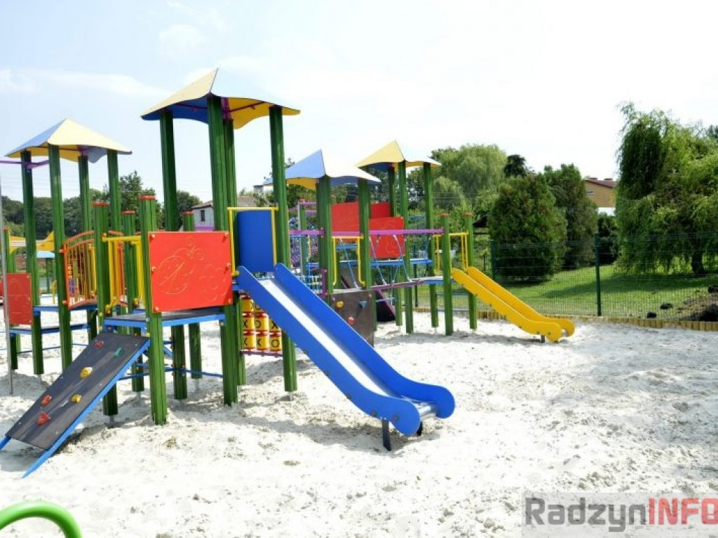 Nowy plac zabaw w Czemiernikach