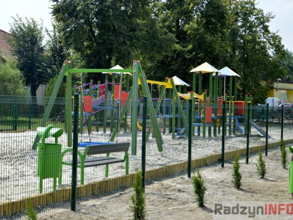 Nowy plac zabaw w Czemiernikach
